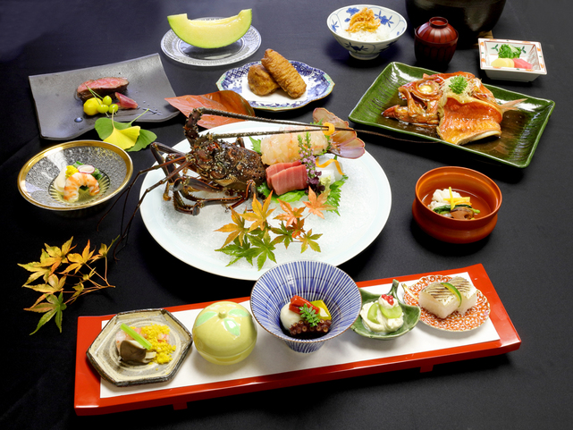 至福の味わい「駿河の恵み会席」付き　夕・朝食はお部屋にご用意　１泊２食付プラン