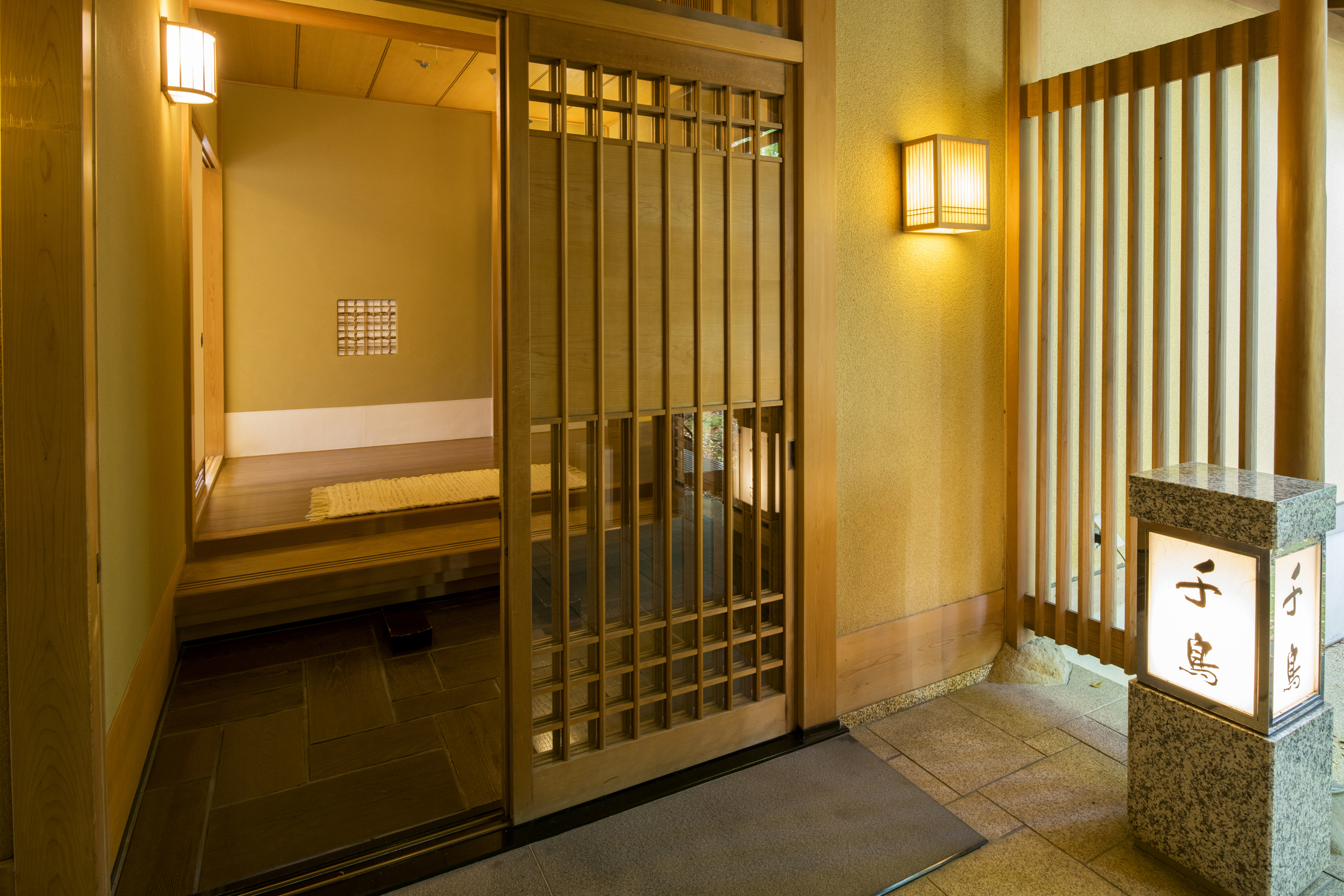 離れ　千鳥　玄関