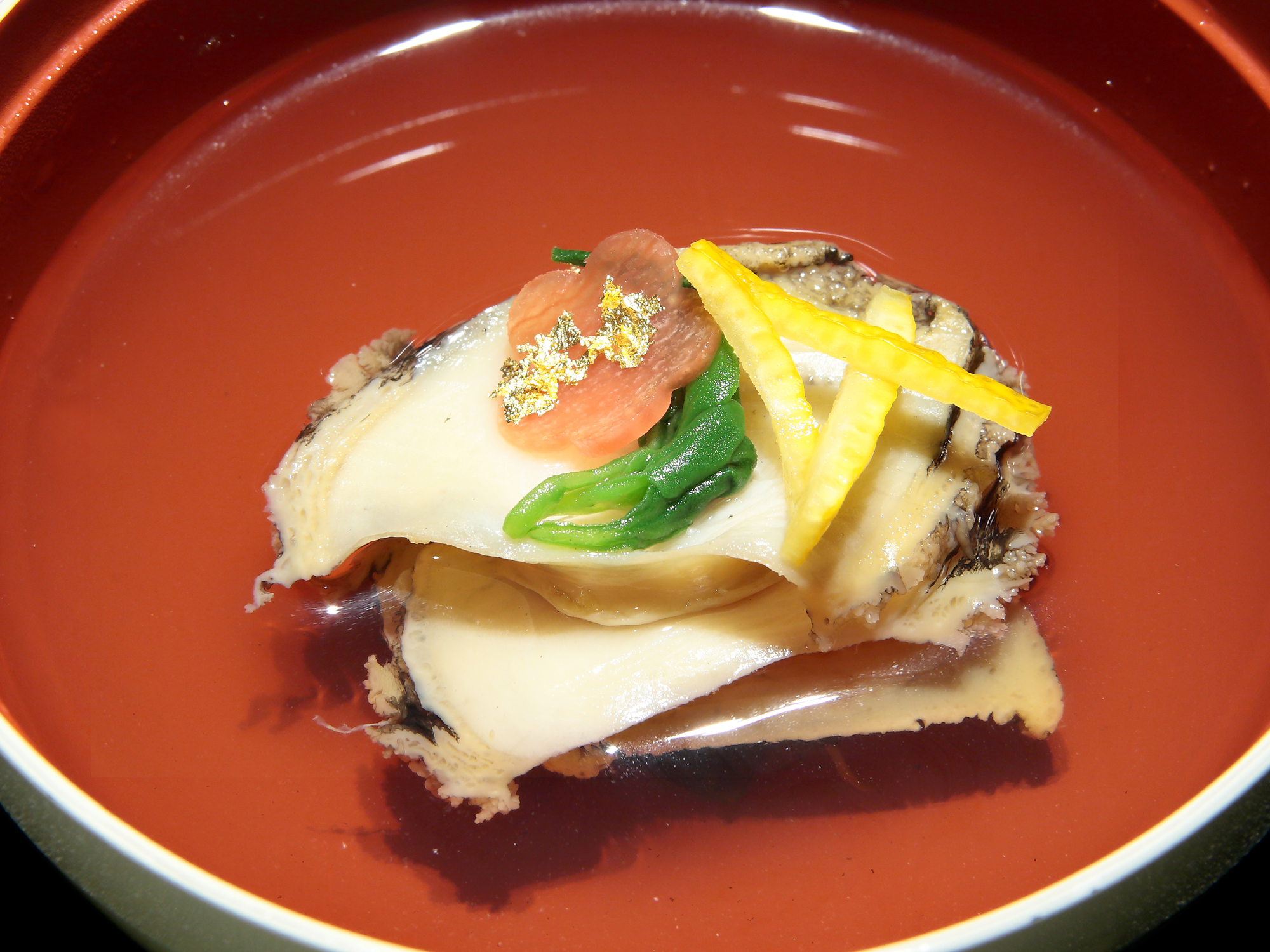 料理　お椀　／　蒸し鮑