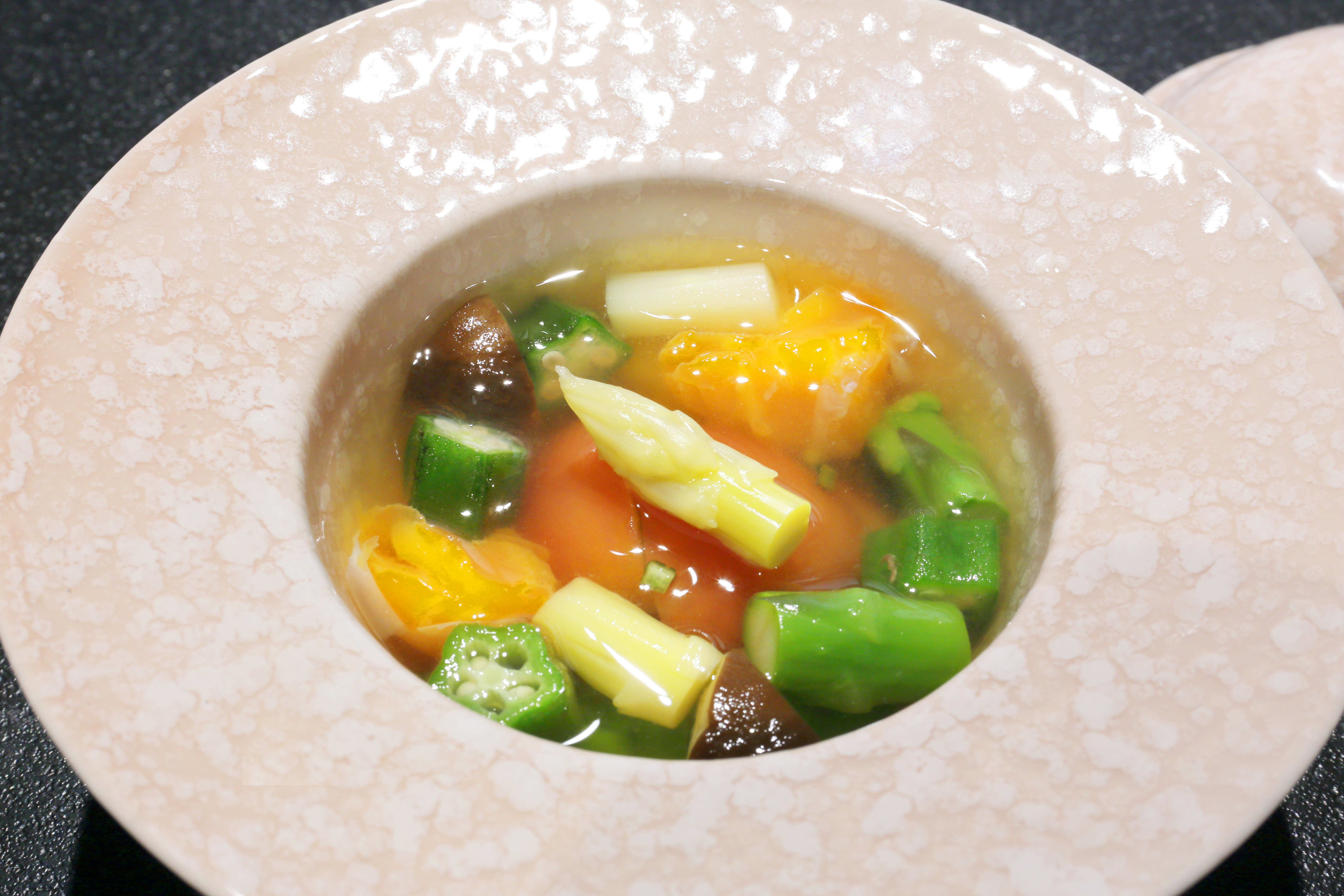 料理　口直し　／　夏　夏野菜お浸し　おくら　アスパラガス　フルーツトマト