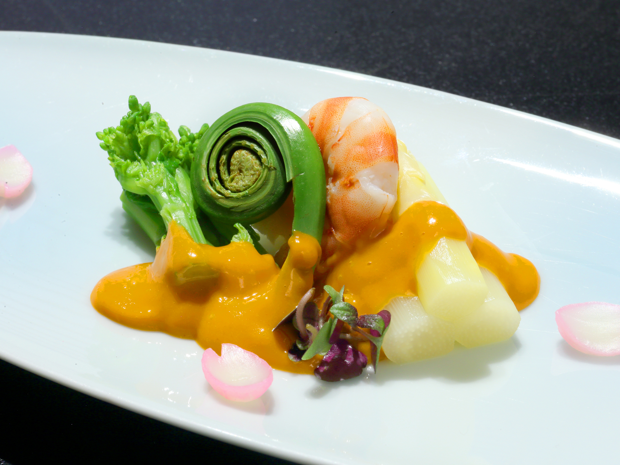 料理　前菜　／　春　白アスパラガス　雲丹和え
