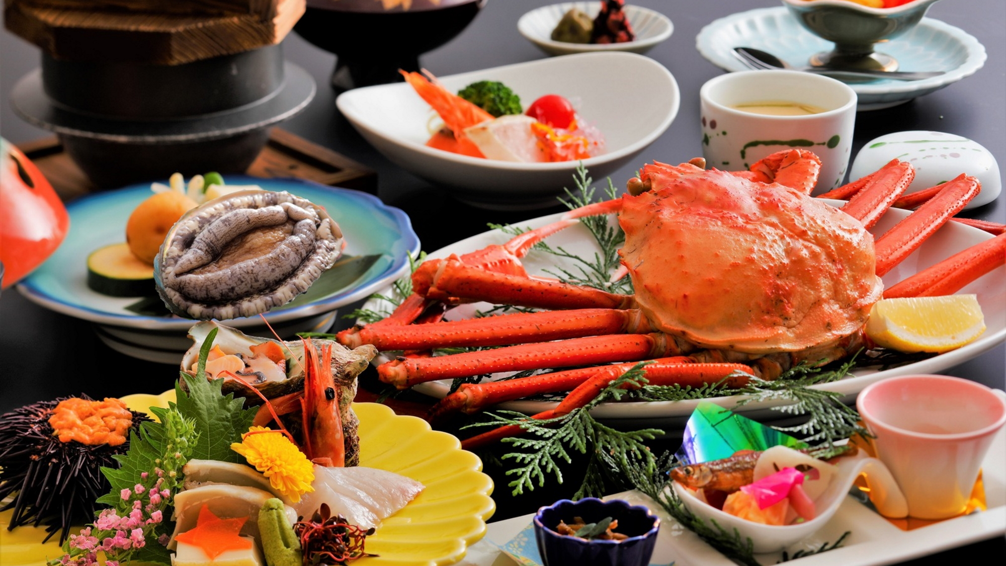 境港から直送の朝どれ紅ズワイガニを使用した会席