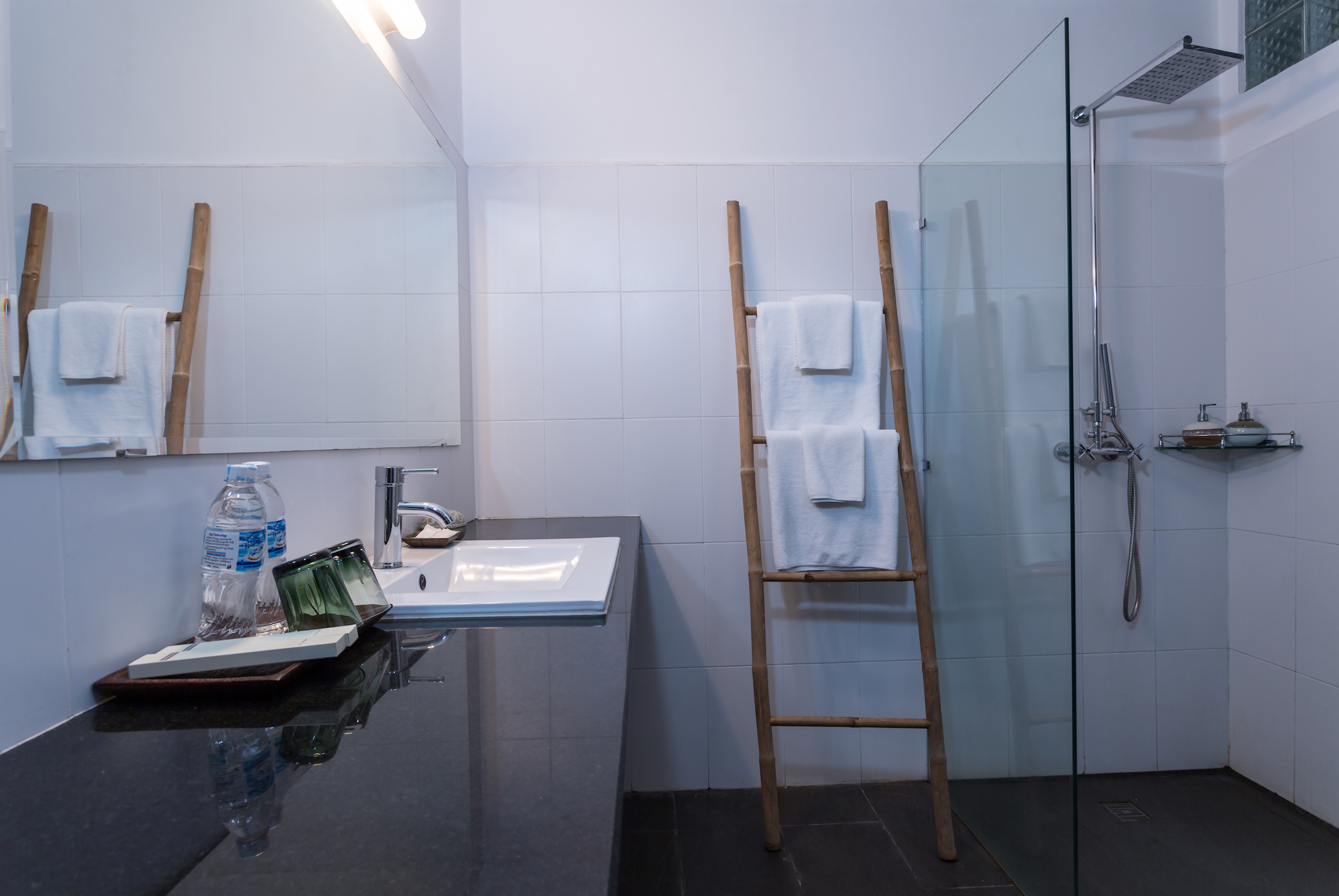 デラックスルームのバスルームの一例