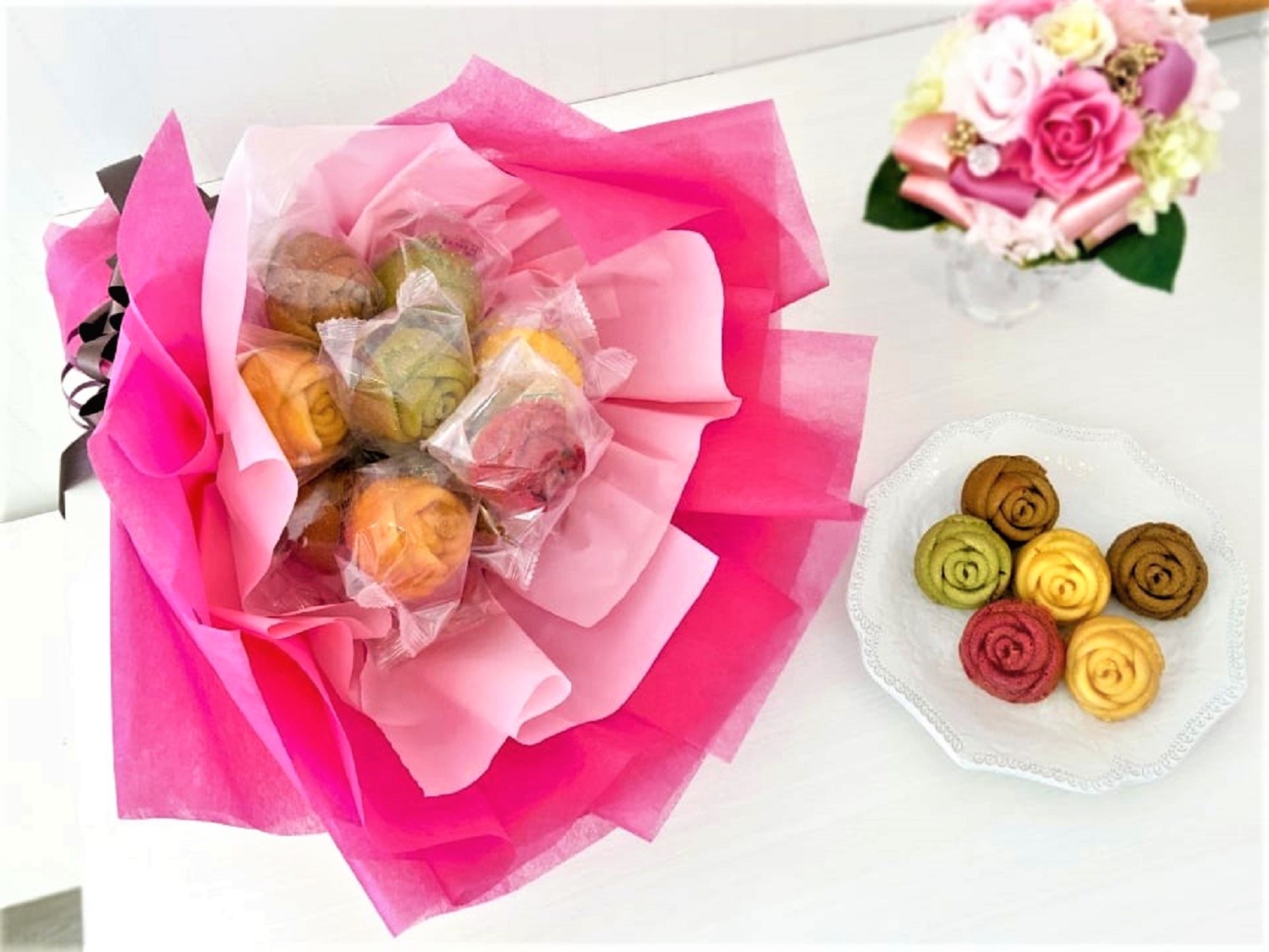 バラのマドレーヌスイーツブーケ