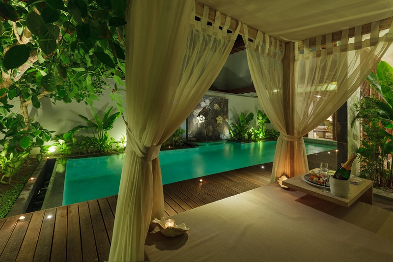 [ジュプン　プールスイート　78平米]　プール