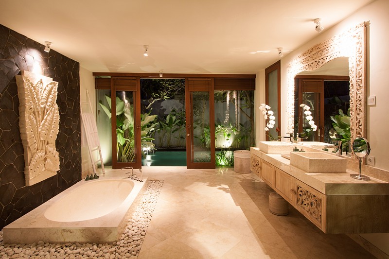 [チェンパカ　1ベッドルームプールヴィラ　78平米]　バスルーム