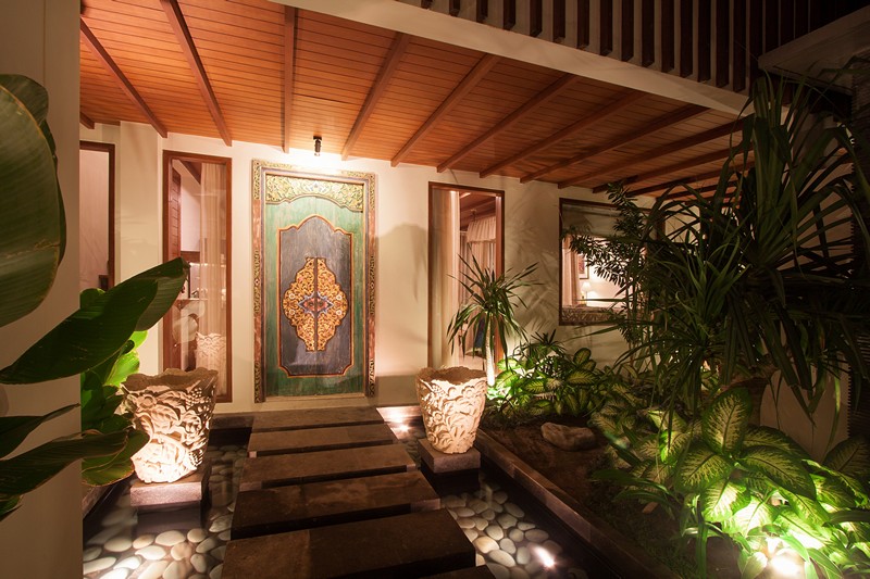 [ジュプン　プールスイート　78平米]　入り口