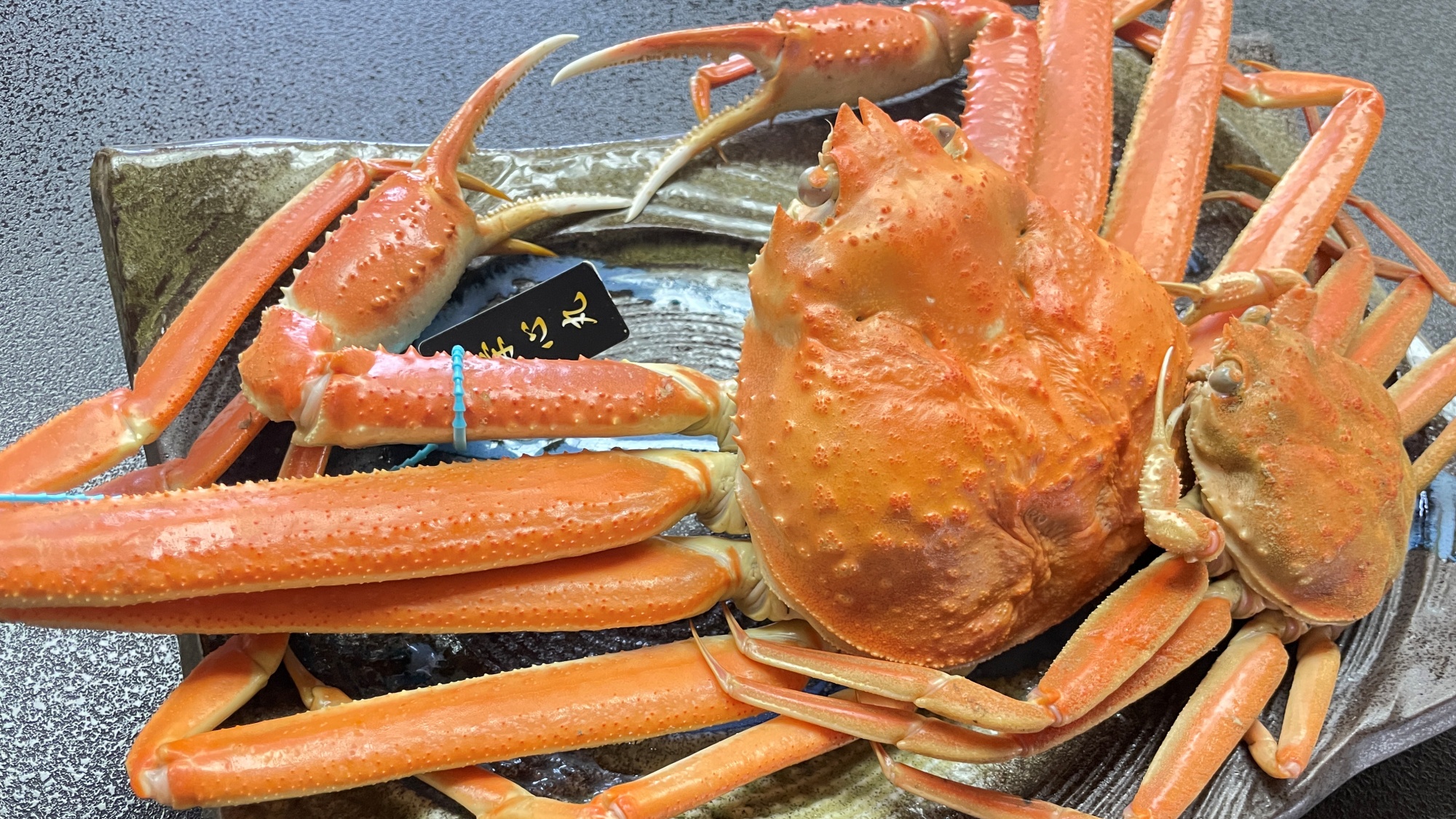*新鮮な加能ガニをご提供