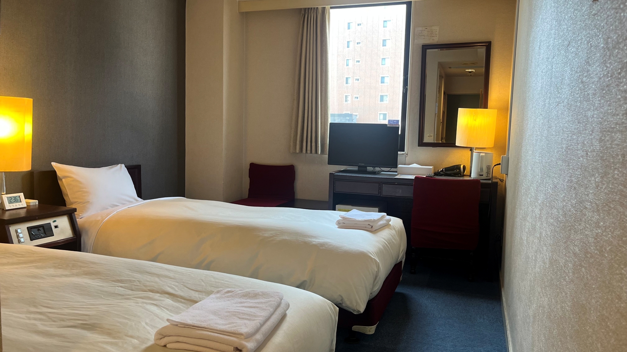 ツイン【13平米／97センチ幅ベッド】