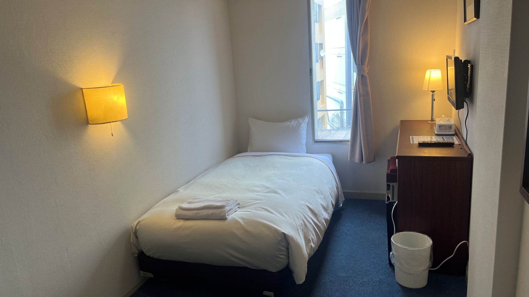 シングル【5平米／バストイレ共用】