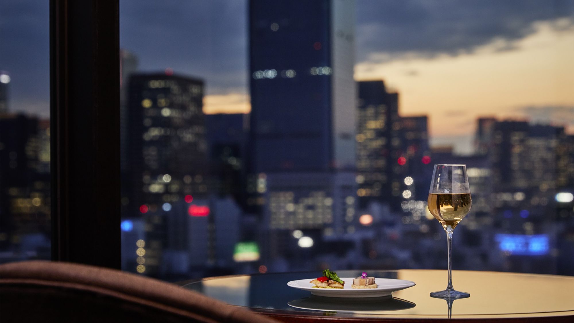 20F エグゼクティブラウンジ カクテルタイムイメージ