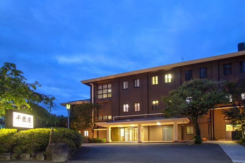 「季節限定」鮑源泉蒸し＆海鮮釜飯プラン