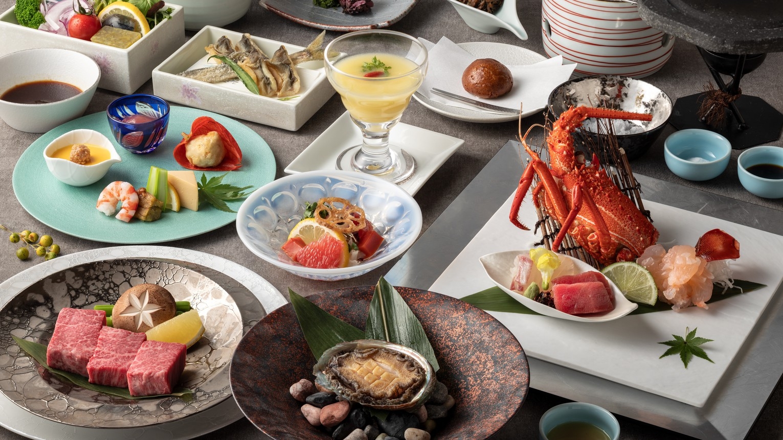 【至福の夕食◆極】夏割5000円引◆ラウンジ無料◆伊勢海老＆佐賀牛ヒレ＆活アワビ踊焼◆料理長特選会席