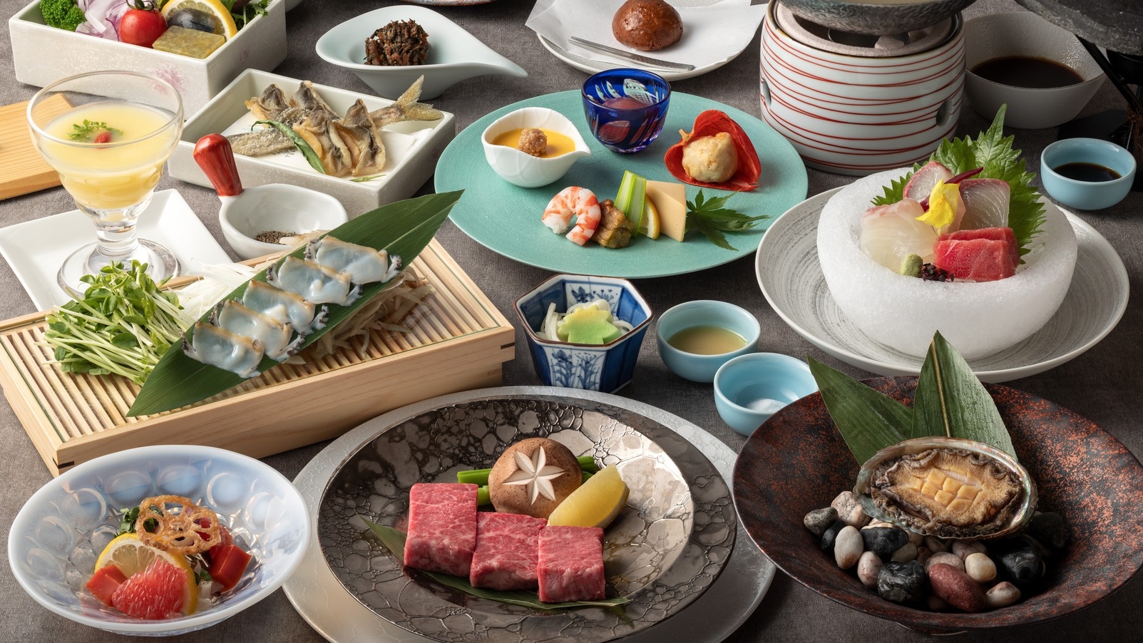 【至福の夕食】ラウンジ特典付◆50代以上に好評◆上質佐賀牛ヒレ＆活アワビ踊焼◆料理長特選会席