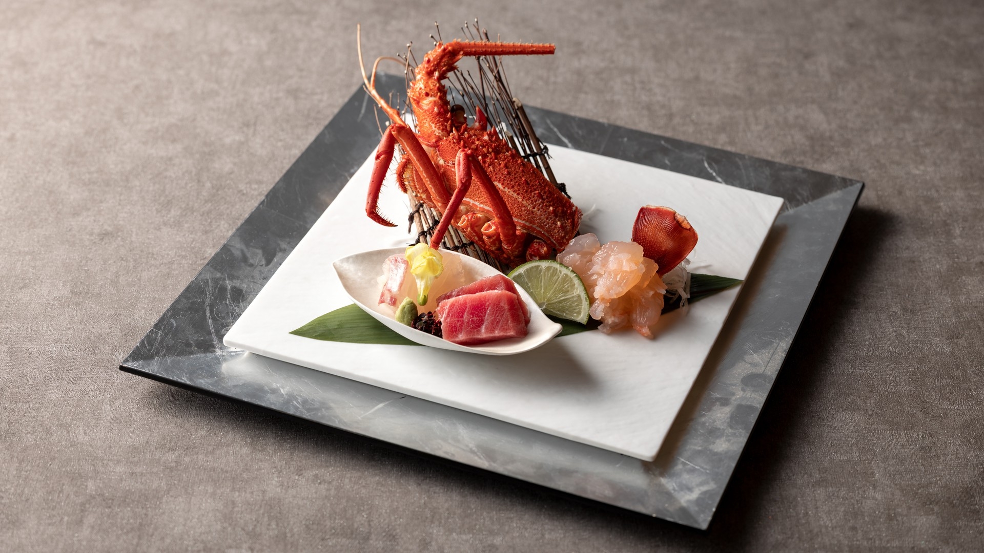 【至福の夕食◆極】夏割5000円引◆ラウンジ無料◆伊勢海老＆佐賀牛ヒレ＆活アワビ踊焼◆料理長特選会席