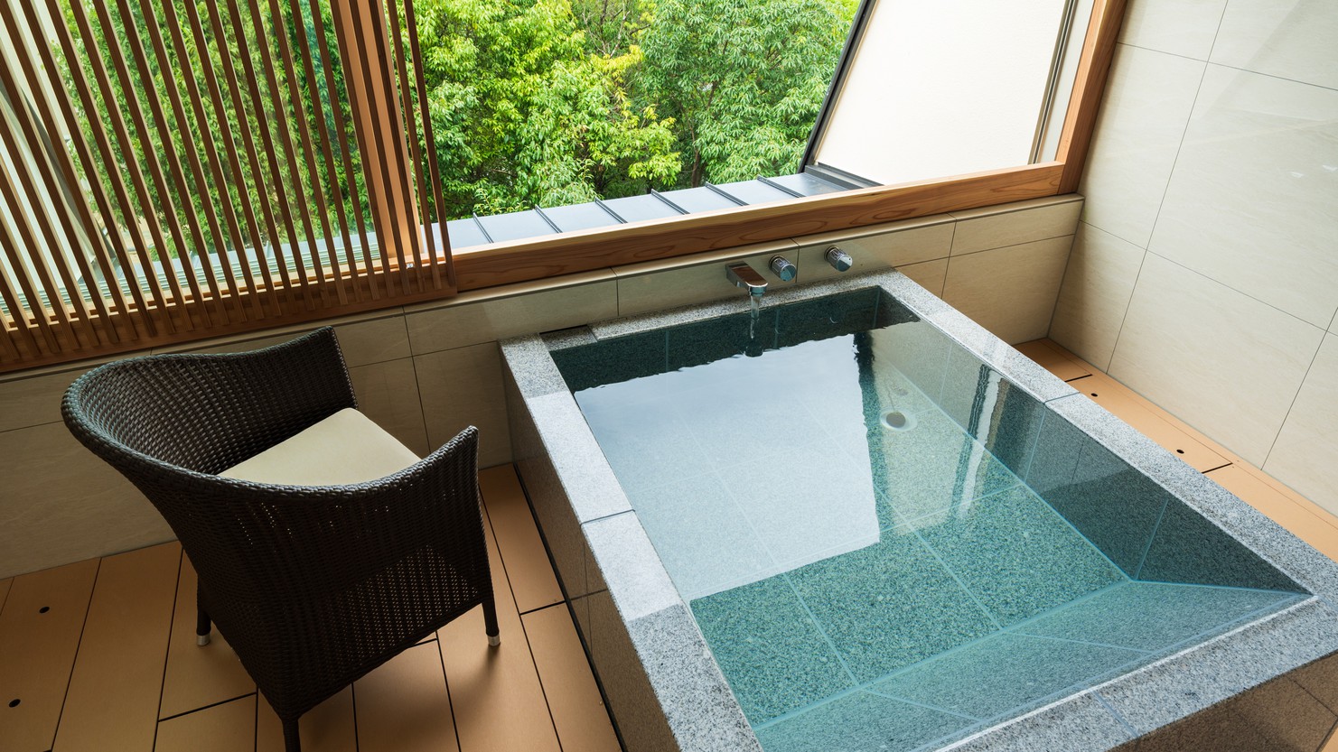 デラックス60平米B（ワイド露天風呂ルーム付）