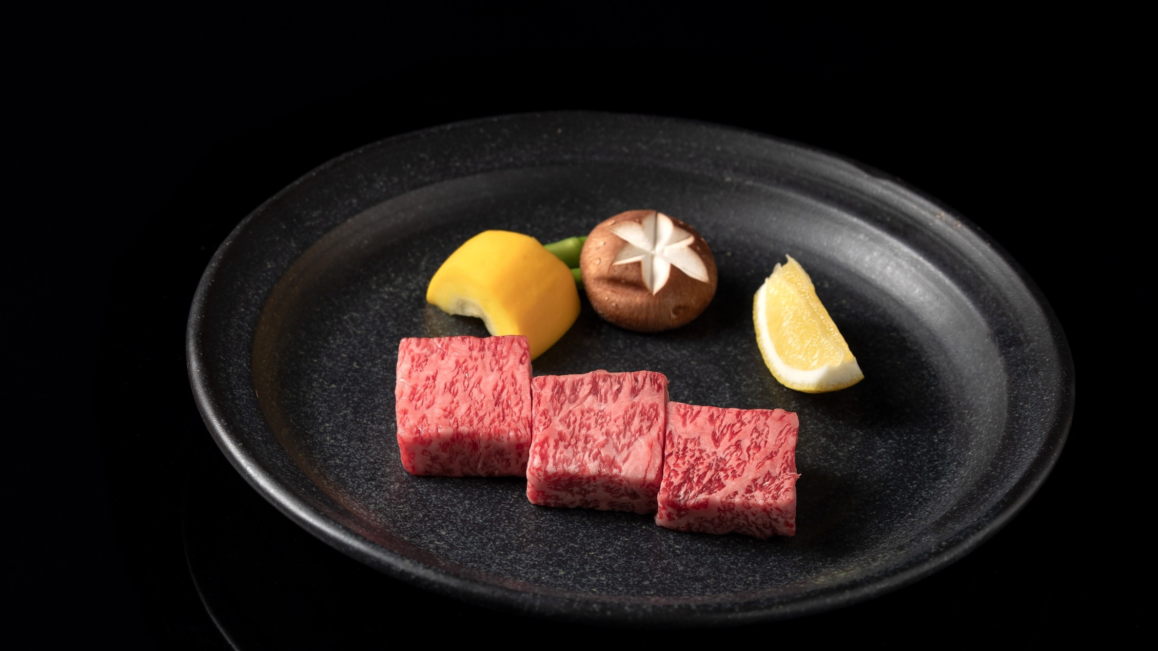 当館売筋１位【ブランド佐賀牛付料理長お勧め上級会席】献立評価1.佐賀牛2.氷の器のお造り3.スープ鍋