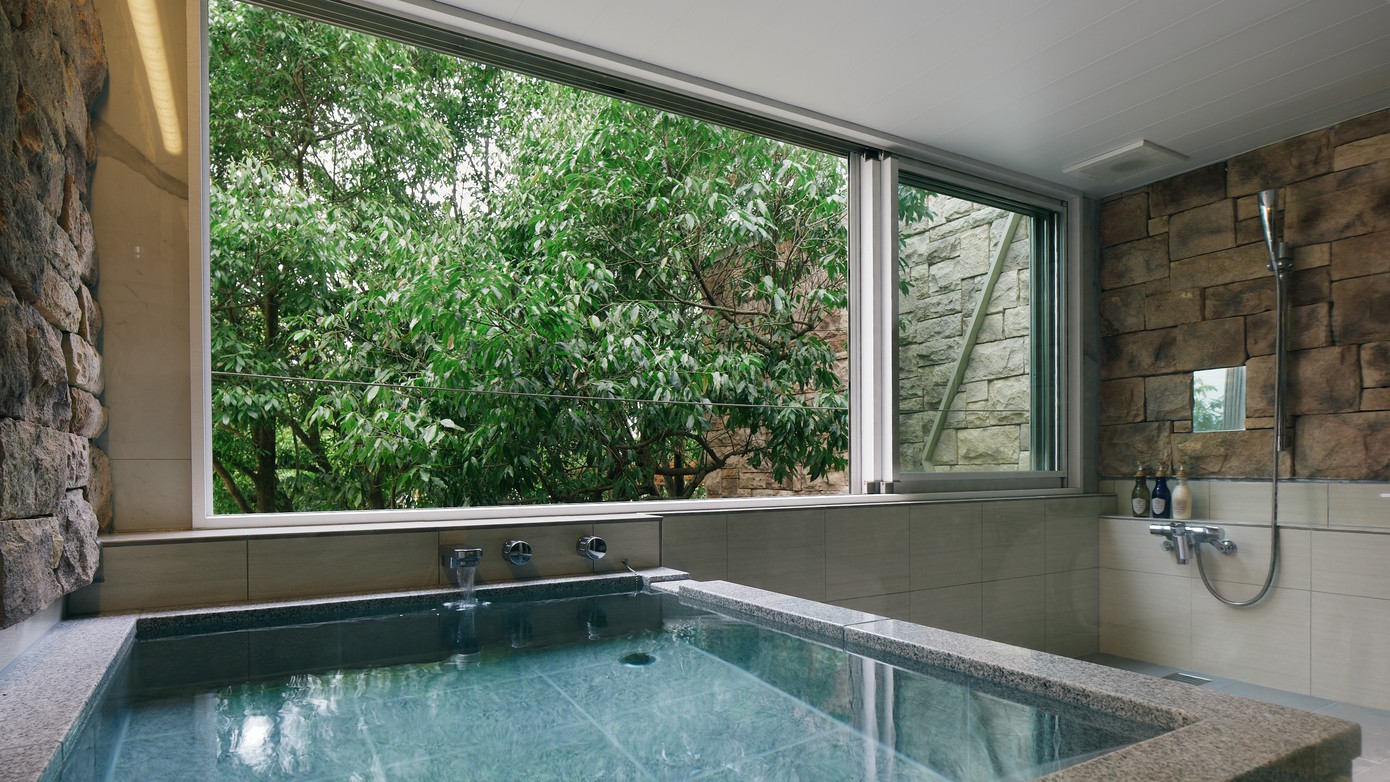 デラックス60㎡和洋室Ｄ（緑と石壁の露天風呂）