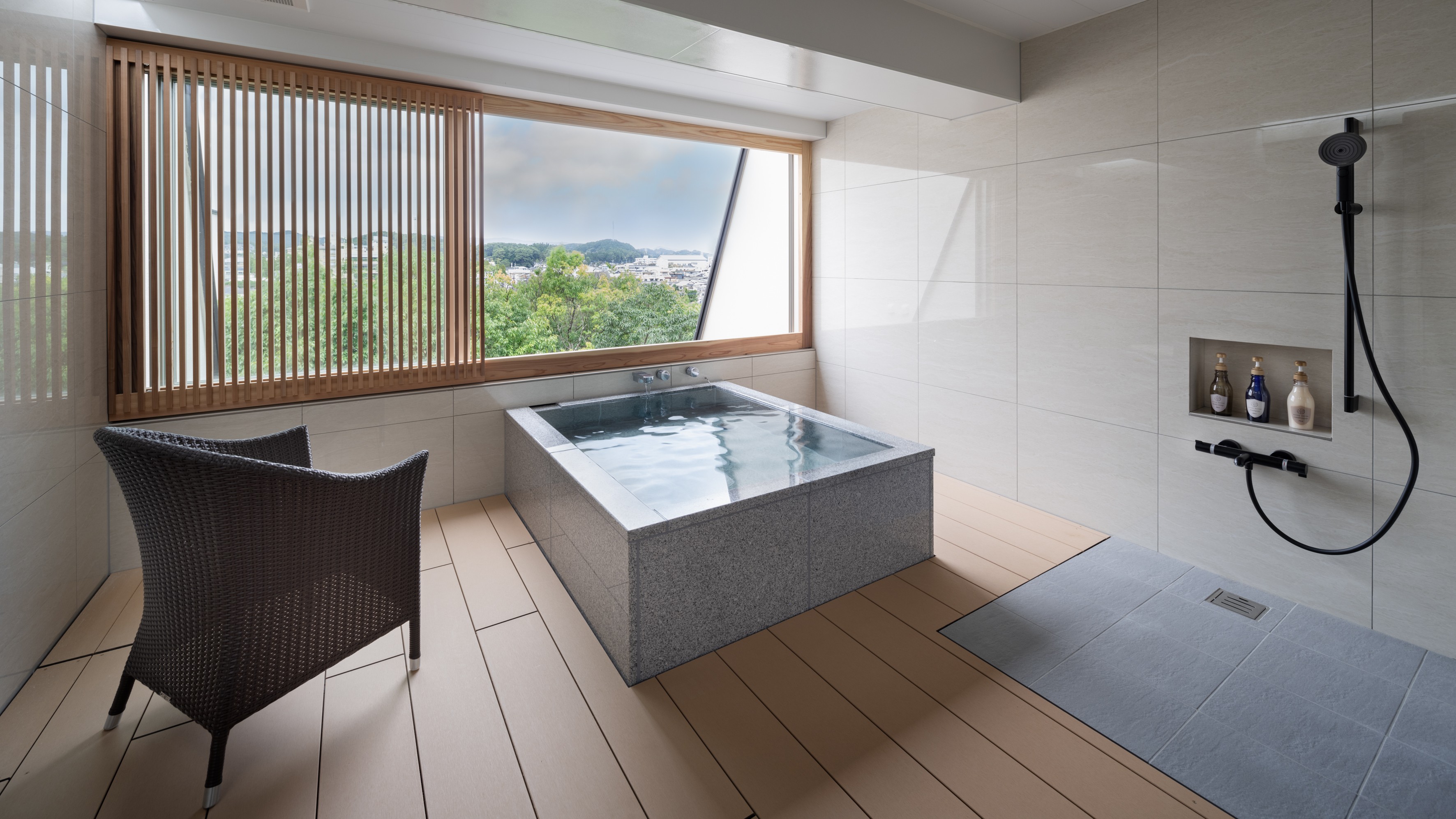 デラックス60平米B（ワイド露天風呂ルーム付）