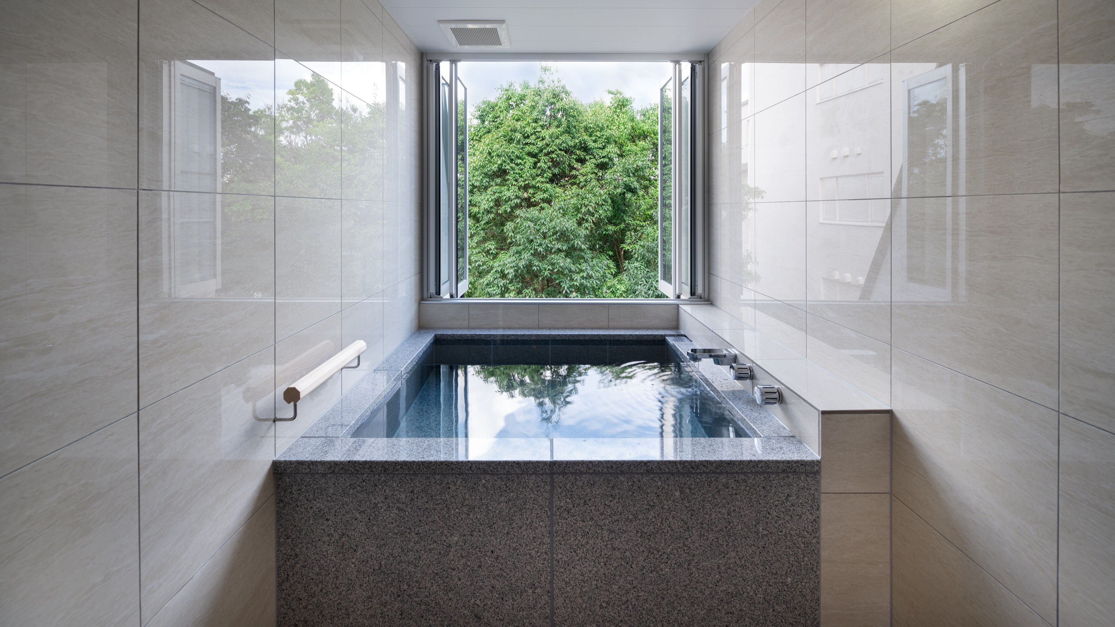 デラックス60㎡和洋室E（緑に抱かれる露天風呂）