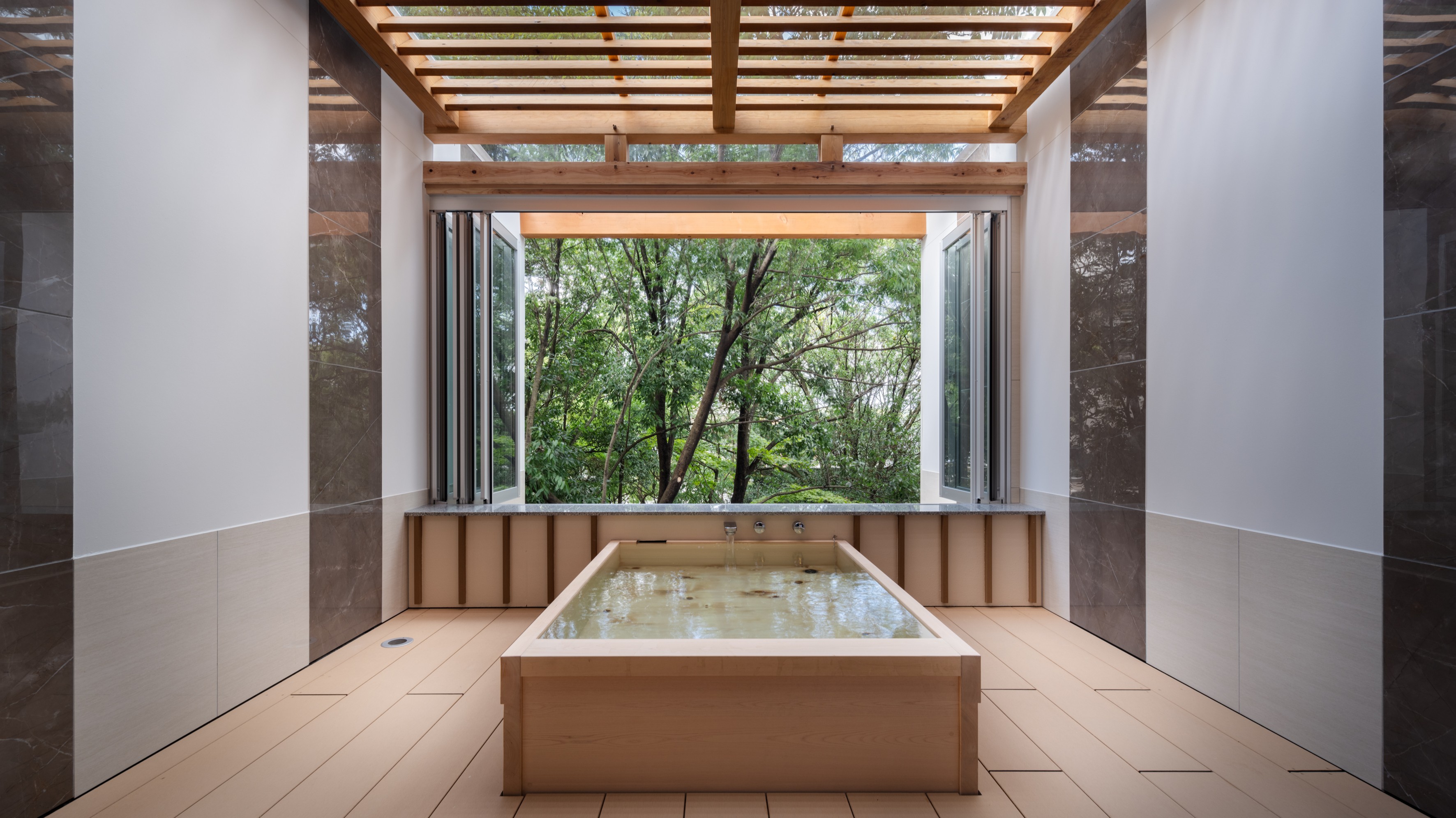 デラックス70平米和洋室C（ワイドひのき露天風呂ルーム）