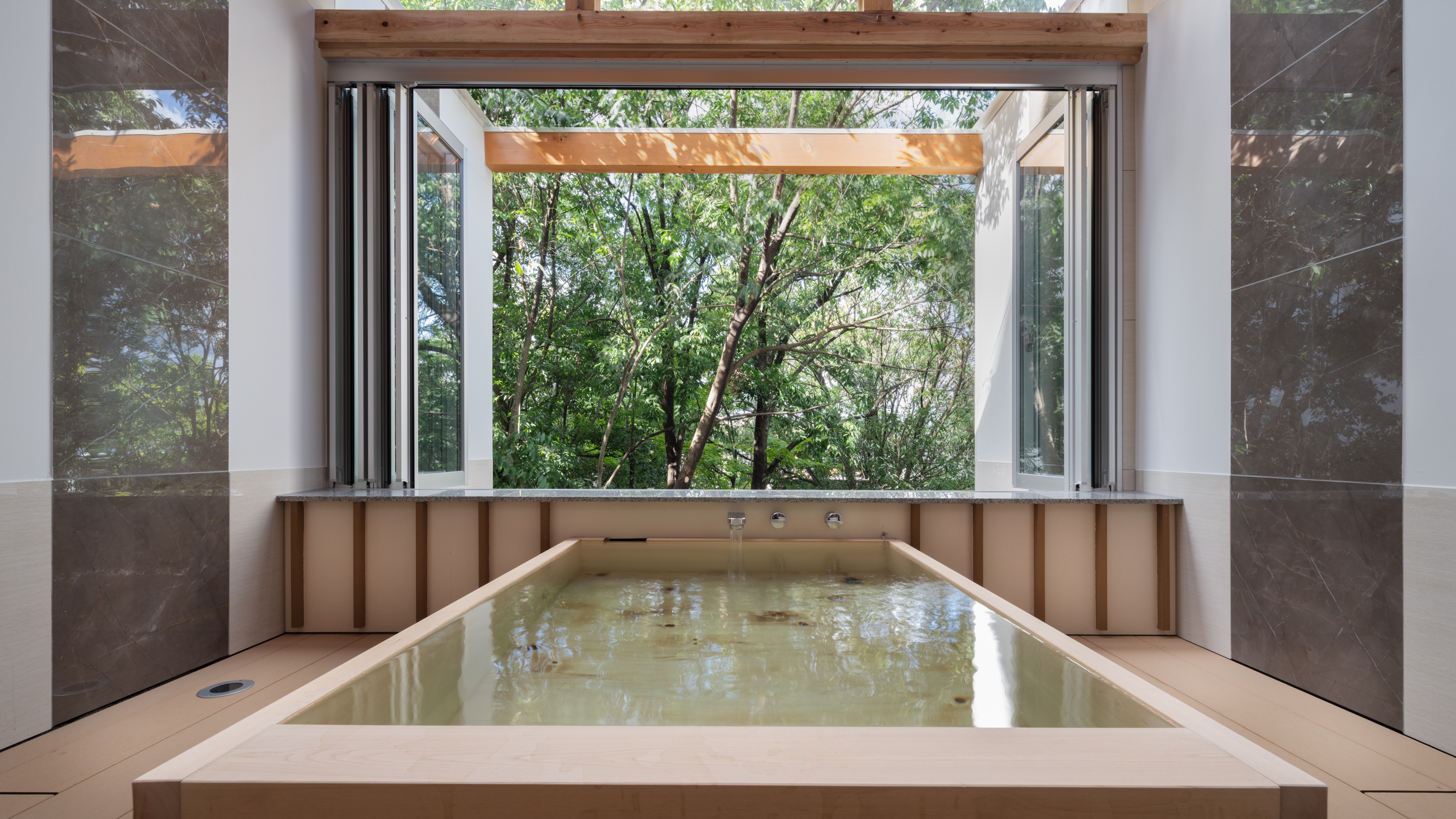 デラックス70平米和洋室C（ワイドひのき露天風呂ルーム）