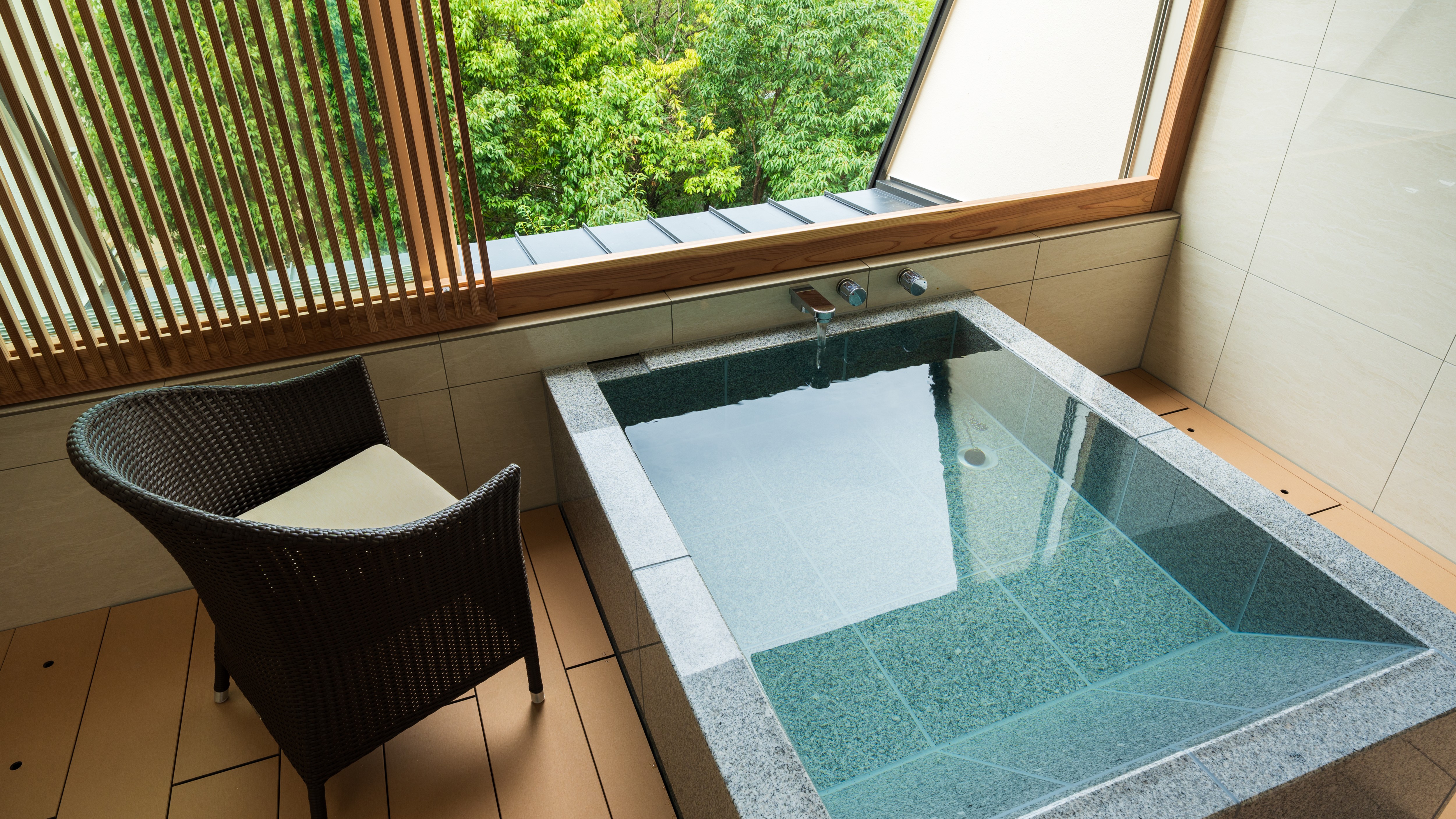 デラックス60平米B（ワイド露天風呂ルーム付）