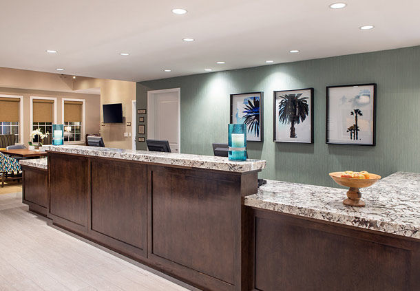 フロントデスク