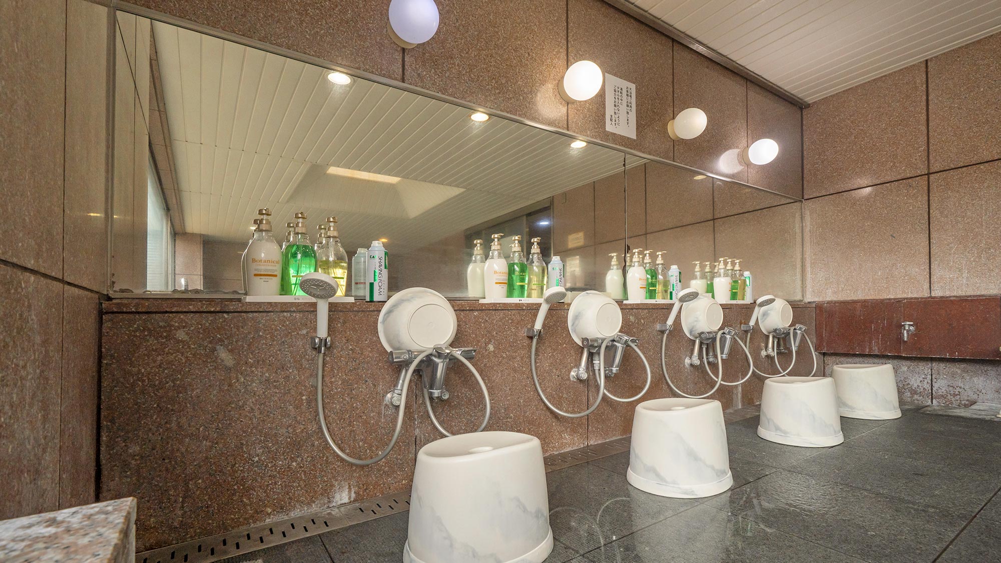 【大浴場】洗い場