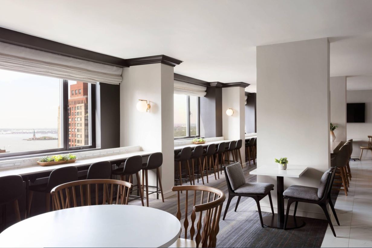 コンシェルジュ　ラウンジ