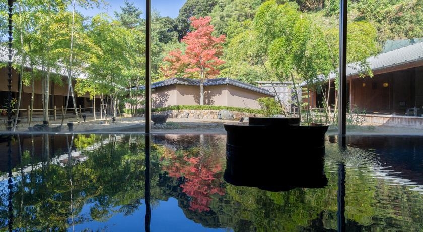【直前割】彩り鮮やかな料理と14種の湯船で楽しいひと時を「やまぶき会席」