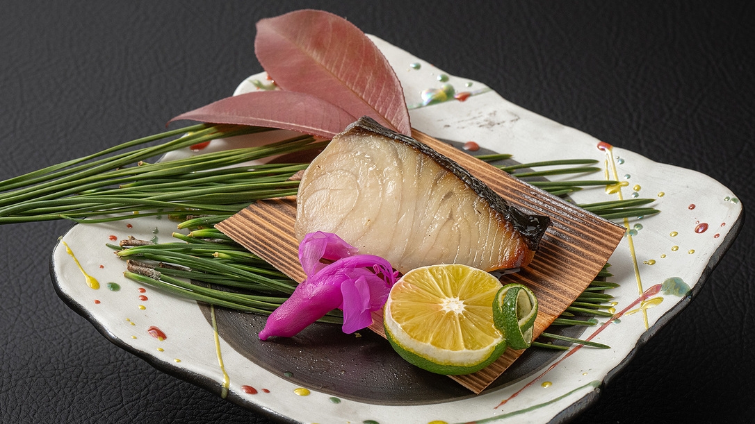 【やまぶき会席】彩り鮮やかな料理と14種の湯船で楽しいひと時を♪
