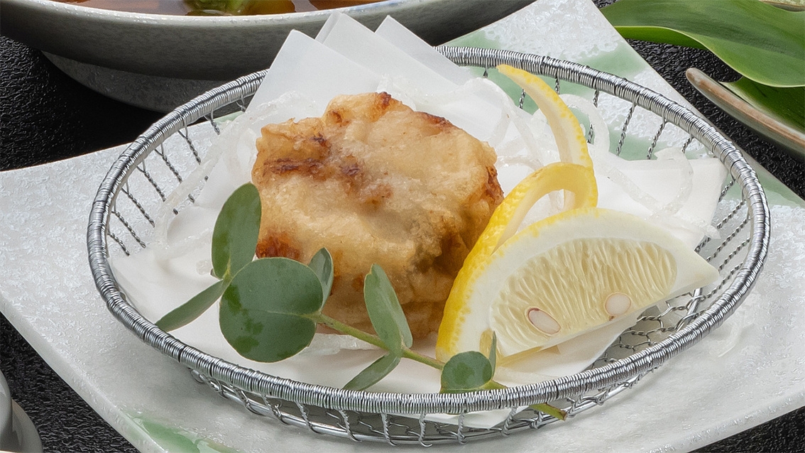 【やすらぎ会席】 彩り鮮やかな料理と14種の湯船で楽しいひと時を♪