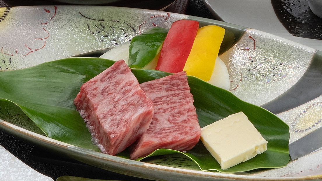 【やすらぎ会席】 彩り鮮やかな料理と14種の湯船で楽しいひと時を♪