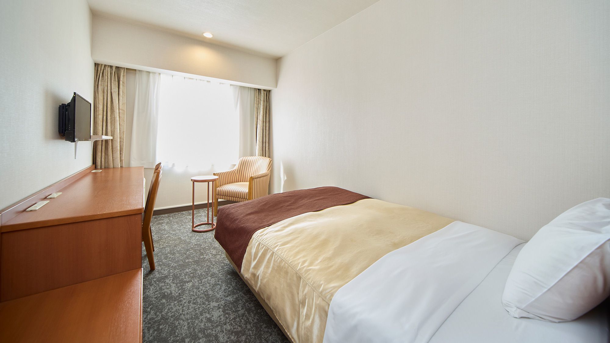 ◆【客室】ワイドシングル（セミダブルベッド）(14㎡)