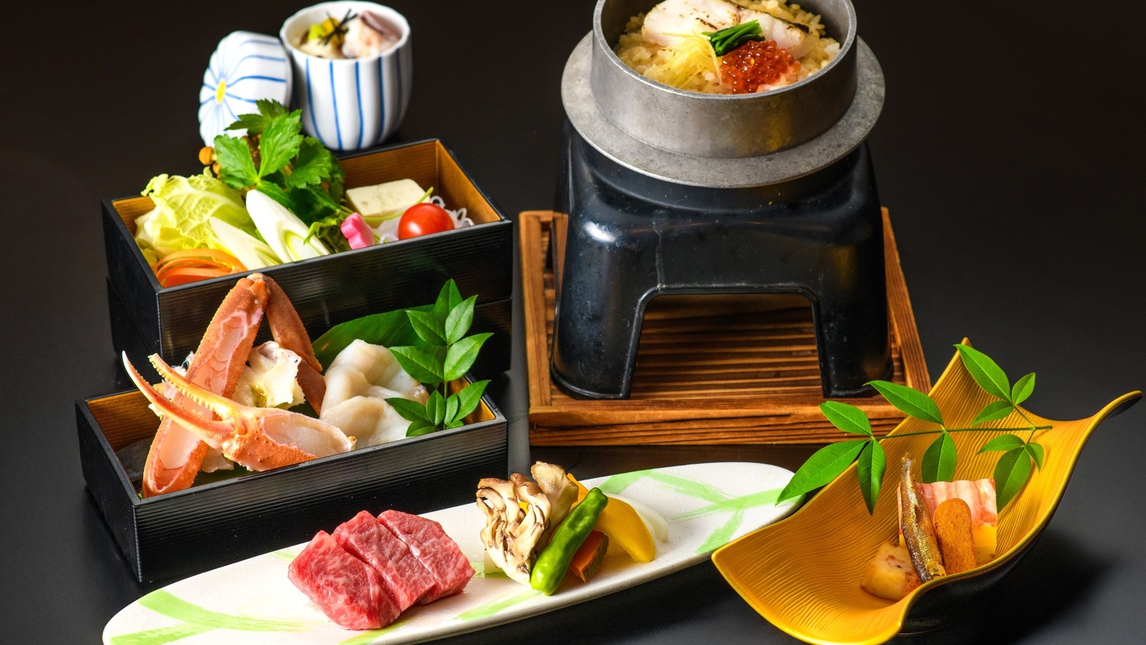 Ａ５認証近江牛ステーキ、ズワイ蟹と天草ふぐの福鍋、鱈と生姜の釜飯　冬会席〜美麗〜