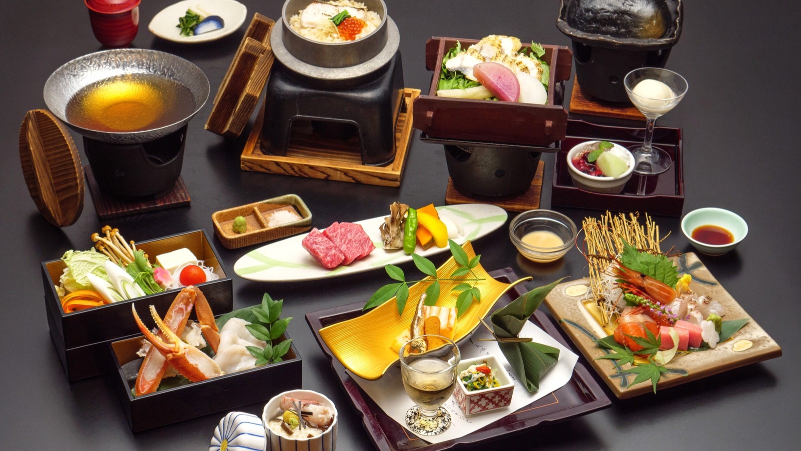 Ａ５認証近江牛ステーキ、ズワイ蟹と天草ふぐの福鍋、鱈と生姜の釜飯　冬会席〜美麗〜