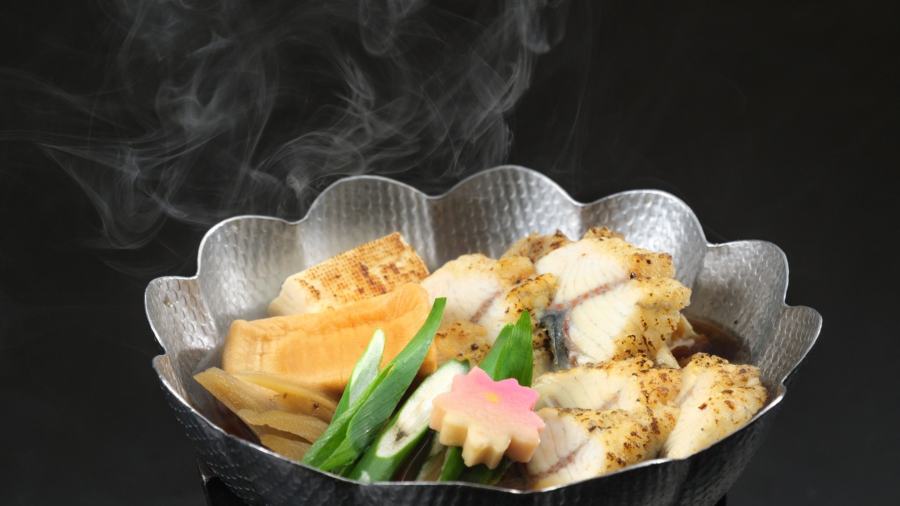 鰻のじゅんじゅん鍋＆近江牛陶板焼きがメインの春会席