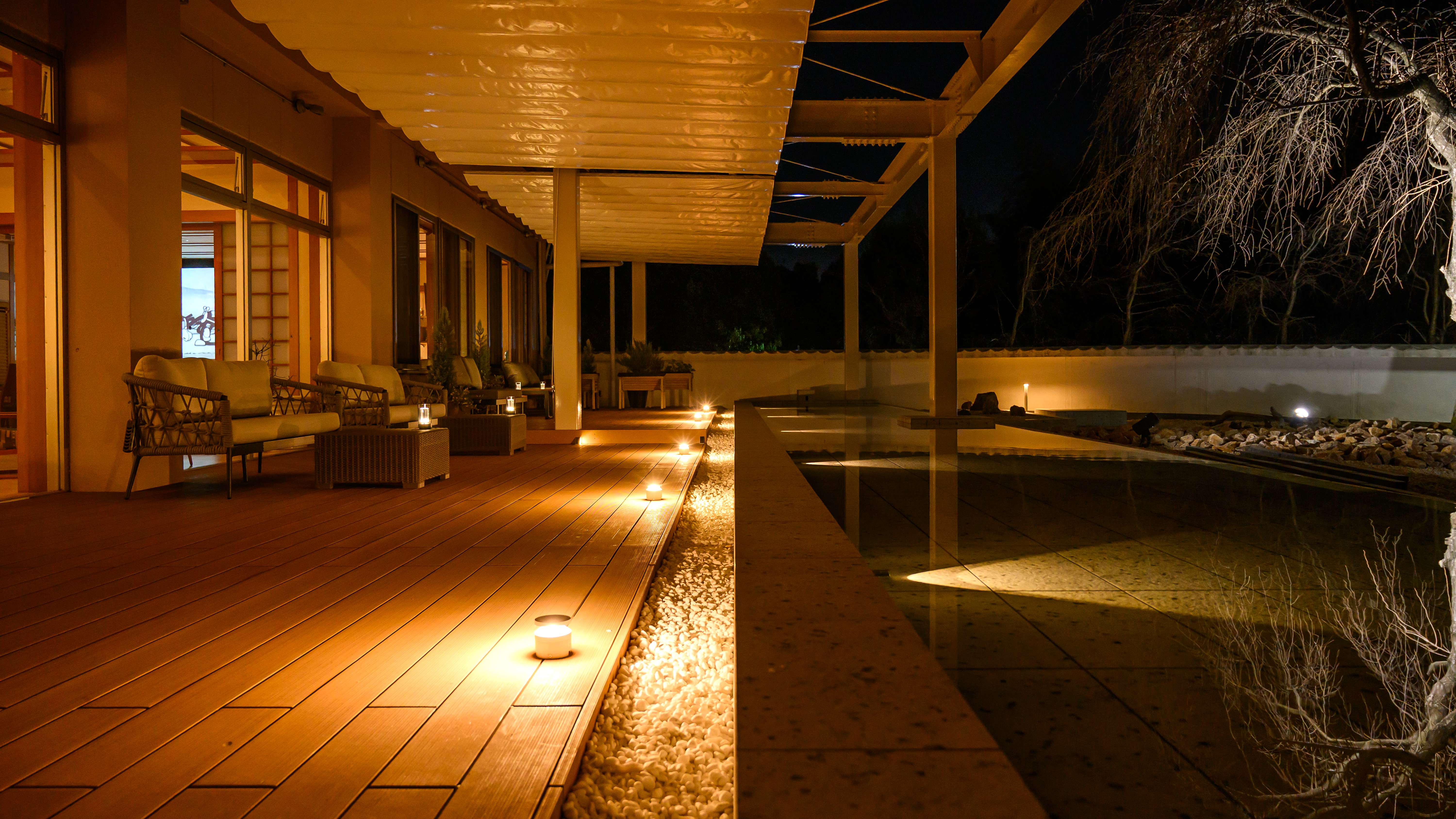 水面の特等席テラス「里宵テラス」（夜のイメージ）