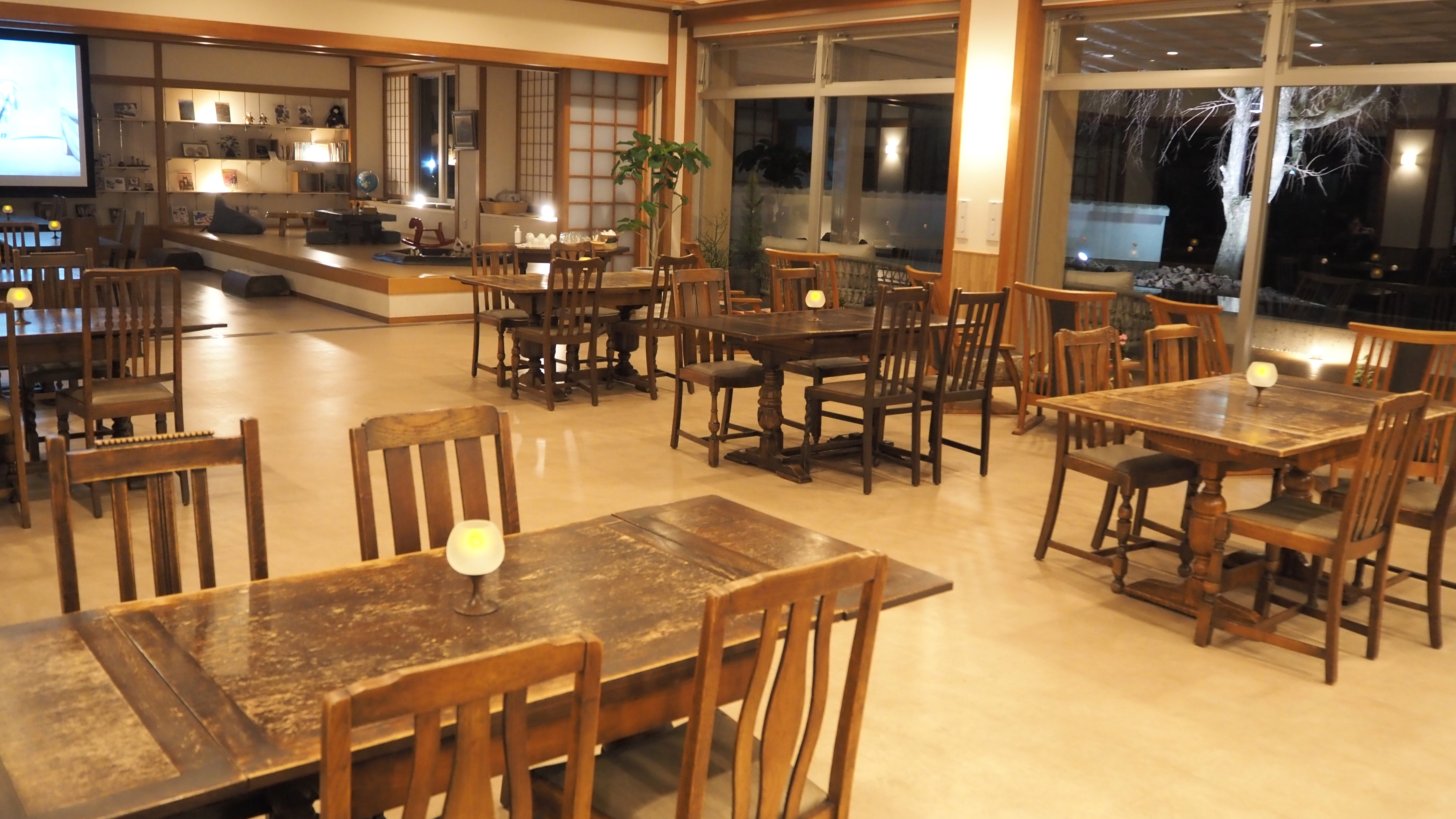 ダイニング＆バー「ゆすらうめ」