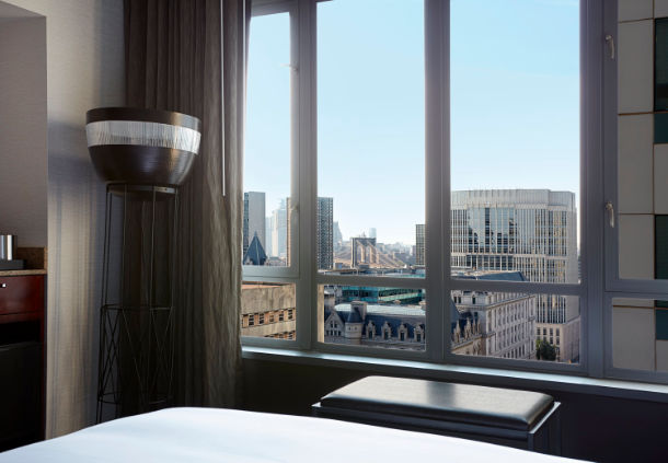 ダブルベッド2台　スカイラインビュー