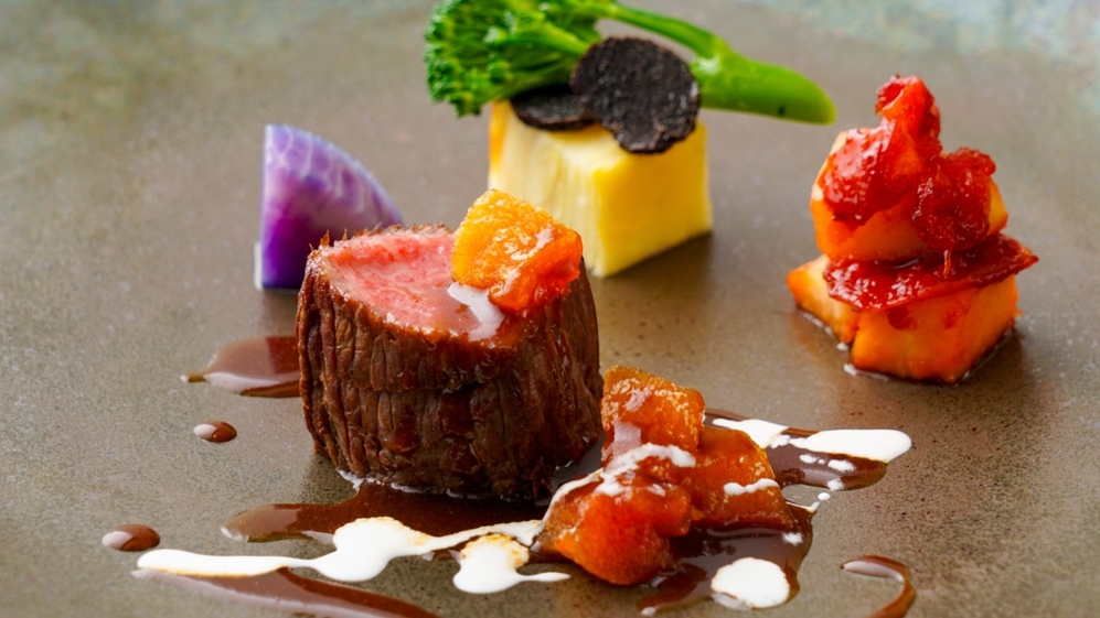 【プチ贅沢に冬の旨味堪能！】旨味凝縮！能登牛ランプ肉＆デラックスルームで特別な滞在を／フランス料理