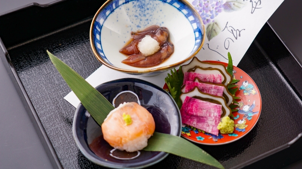【夏の月の兎会席】伝統料理を五感で味わう＜夏穴子・戻り鰹たたき・マス手まり寿司・ホタルイカ沖漬＞