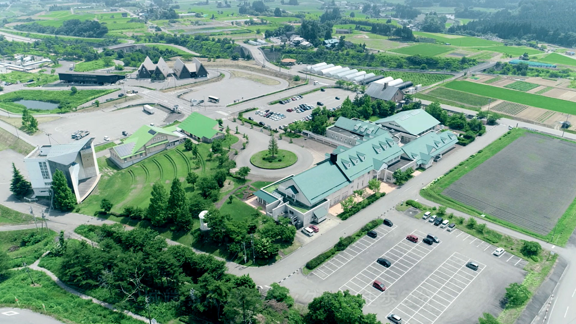 pr記事 一度は泊まってみたい宿 城端ハイウェイオアシスに直結した 桜ヶ池クアガーデン 高速道路と一般道の結節点で 人工庭園のような安らぎ 富山県南砺市 まちおこし編集長の取材ノート pr記事 一度は泊まってみたい宿 城端ハイウェイオアシスに直結した 桜ヶ池クアガーデン 高速道路と一般道の結節点で 人工庭園のような安らぎ 富山県南砺市 まちおこし編集長の取材ノート