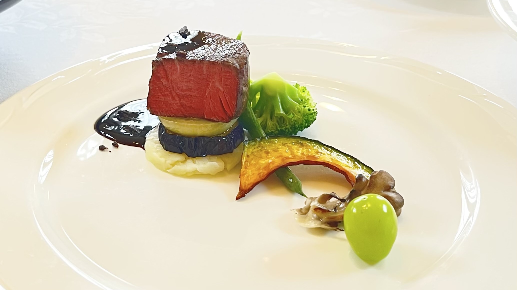 特別な夜を飾るシェフの創作フレンチスペシャルコース＆朝食付き（2食付）