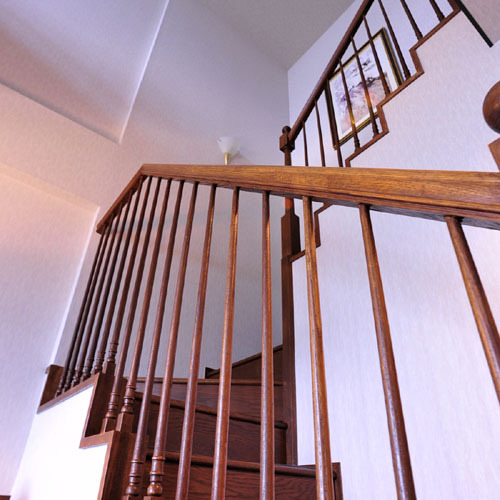 [Maisonette Suite] Cầu thang