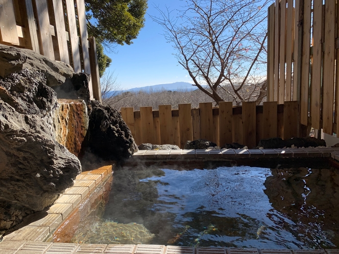 海の見える露天風呂からの景色（冬）