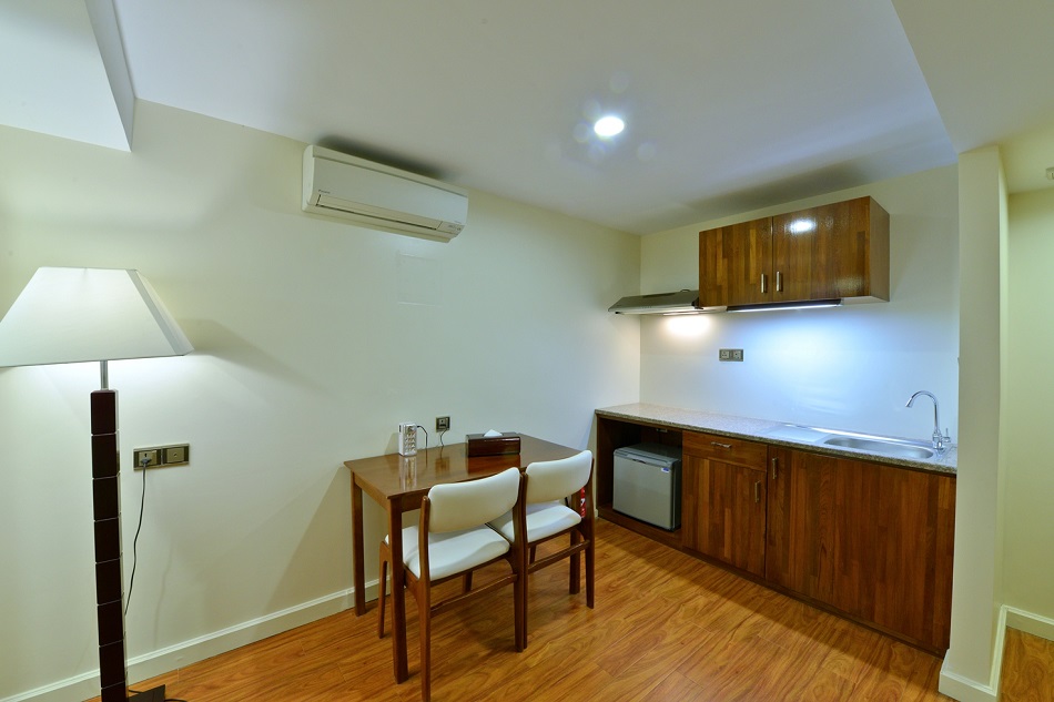 チェリーデラックスプラス　キッチン　テーブル