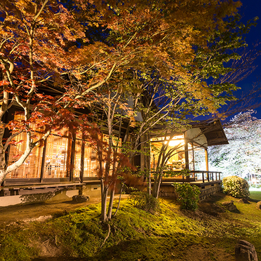【楽天月末セール】温泉付き客室×上質な空間と日本料理の融合★庭園に佇む離れレストランで食す創作和会席