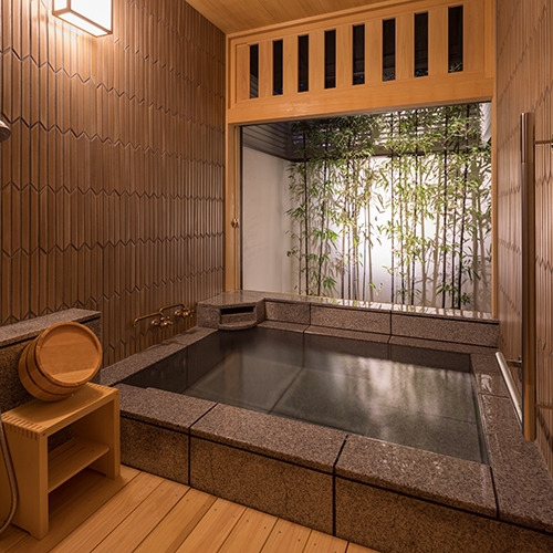 【温泉SALE】ポイント10倍♪日本庭園を愉しむ和モダン空間！源泉掛け流し風呂付離れで過ごす至極時間